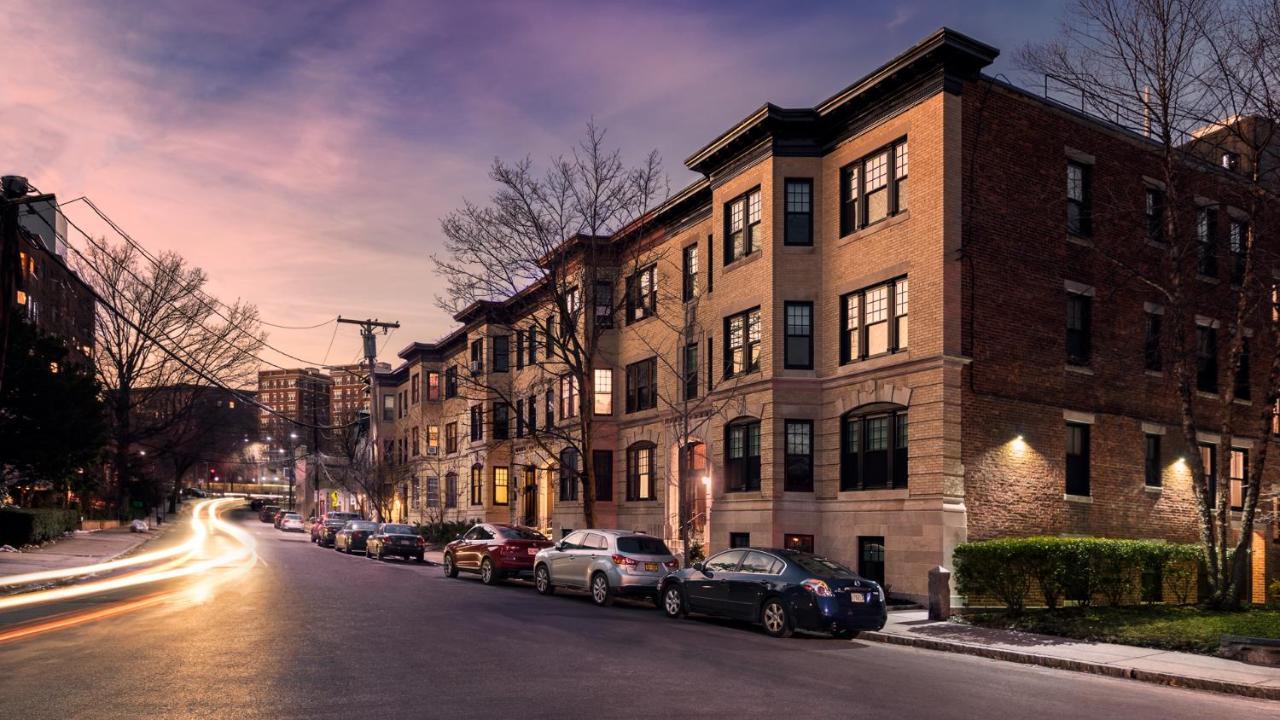 A Stylish Stay W/ A Queen Bed, Heated Floors.. #14 Brookline Exteriér fotografie