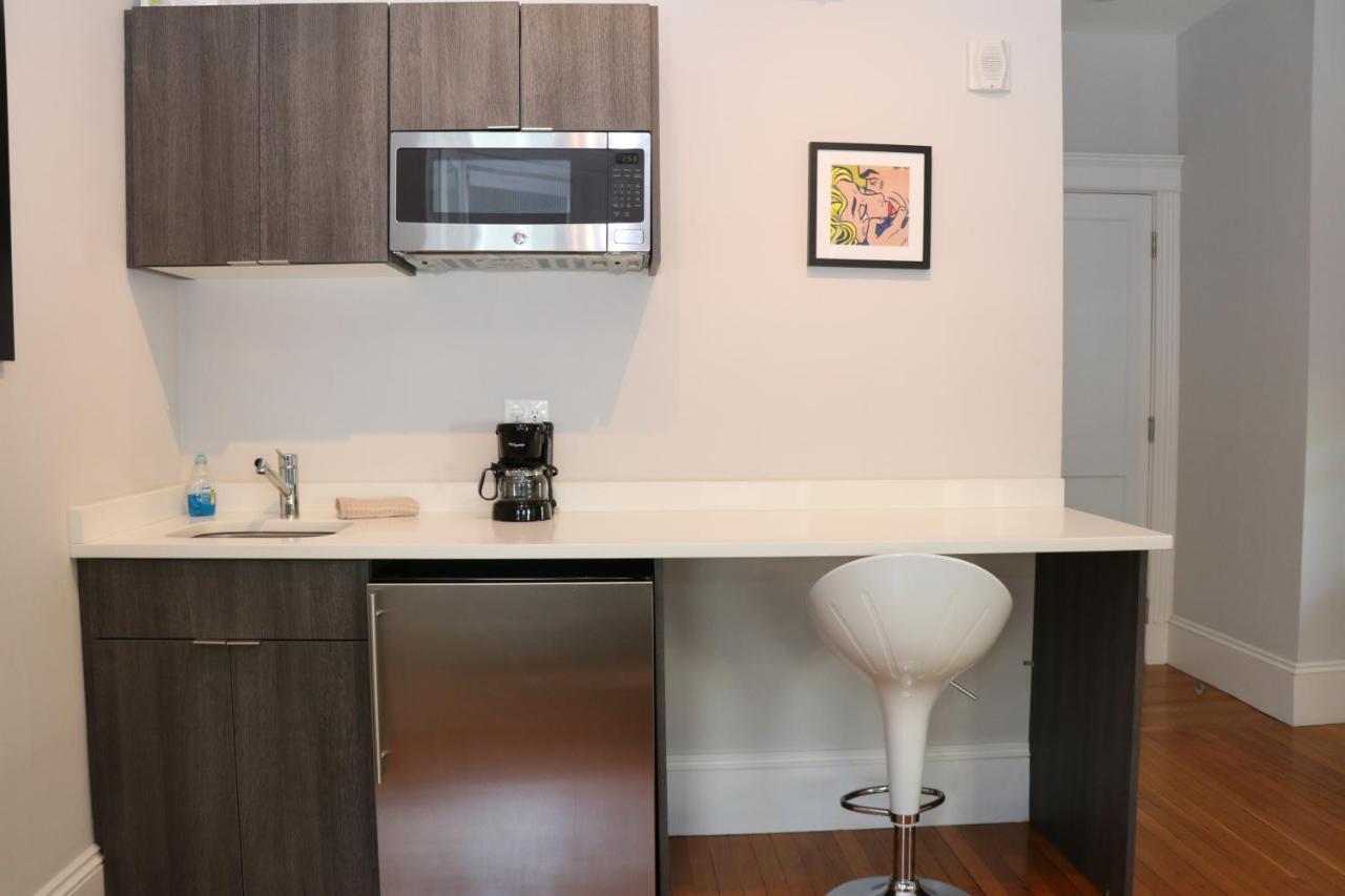 A Stylish Stay W/ A Queen Bed, Heated Floors.. #14 Brookline Exteriér fotografie
